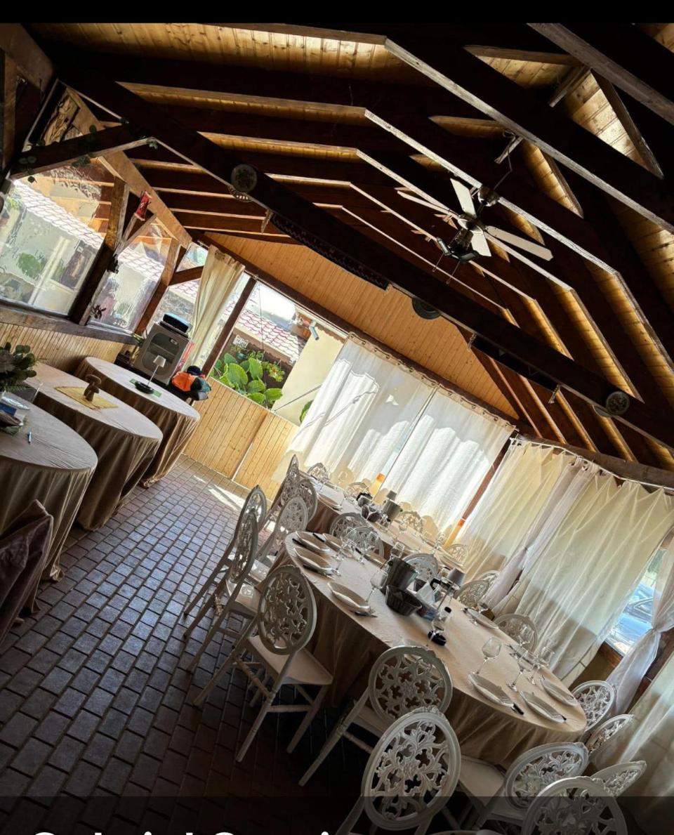 Villa Gigios Sport&Relax à Bailesti Extérieur photo